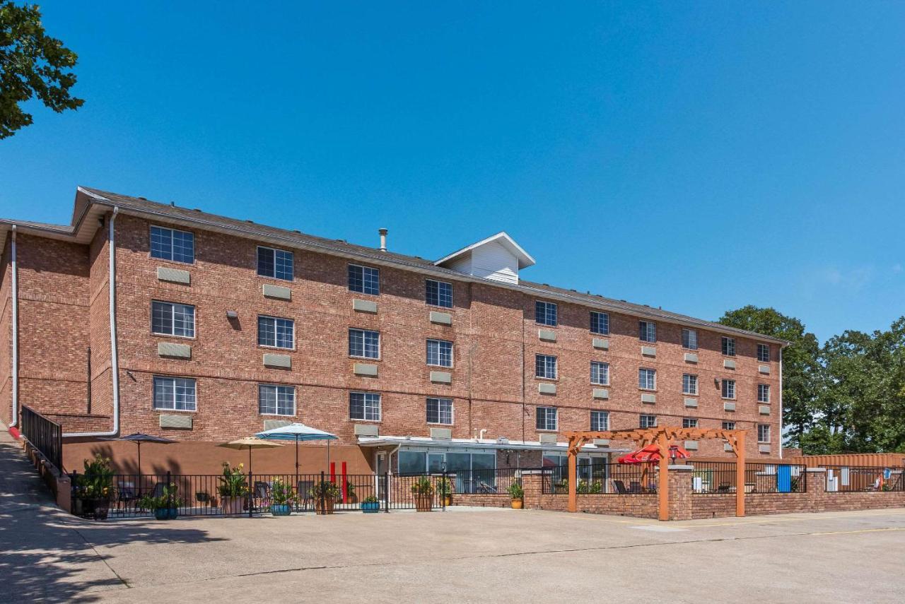 Rodeway Inn Branson, Brick House Exterior foto